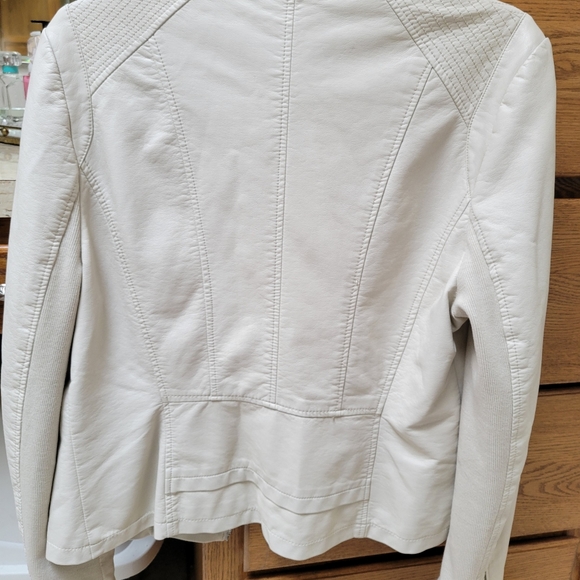 Cream colored Leather coat - Picture 5 of 7